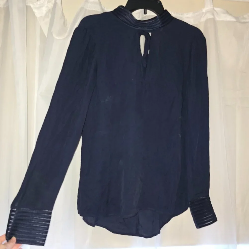 Veronica Beard Silk tie neck Bolton top - Picture 2 of 8